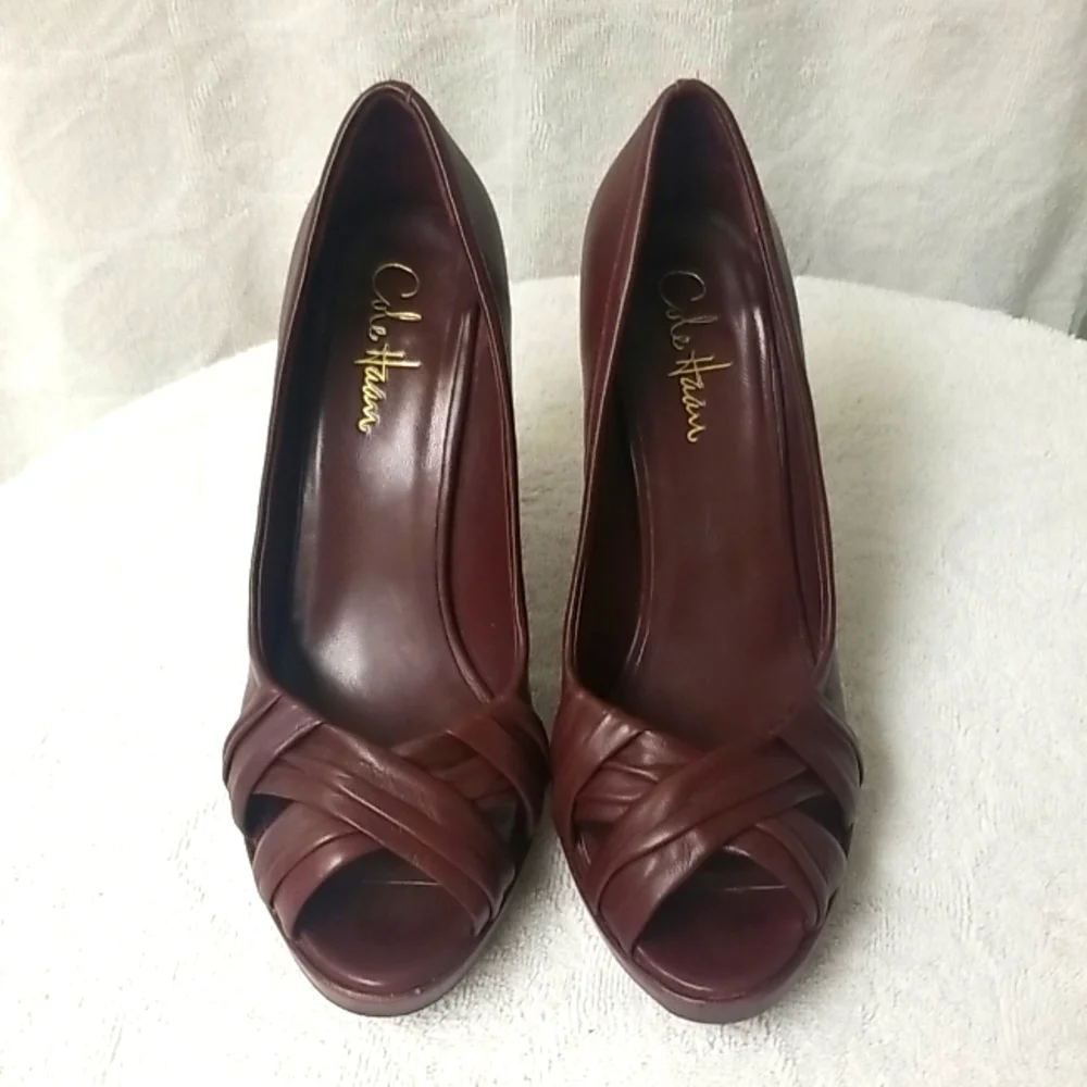 COLE HAAN maroon leather pumps